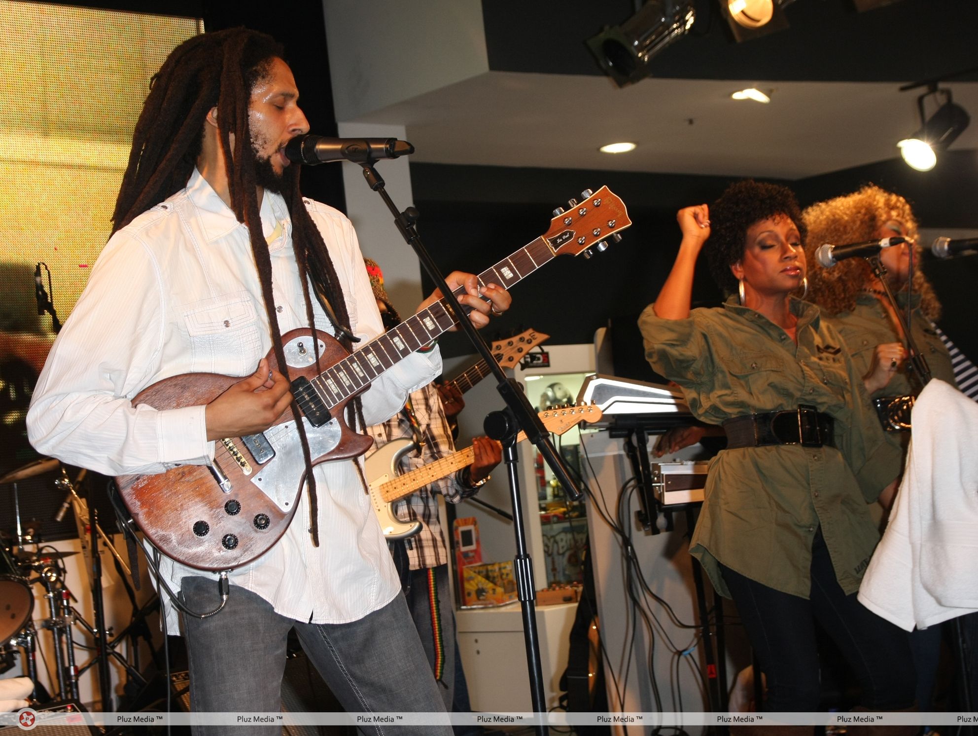 Julian Marley Performing live to promote the new range of headphones | Picture 112601